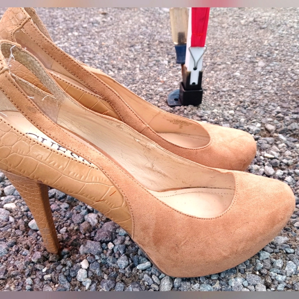 Guess high heel sz 10 women shoes